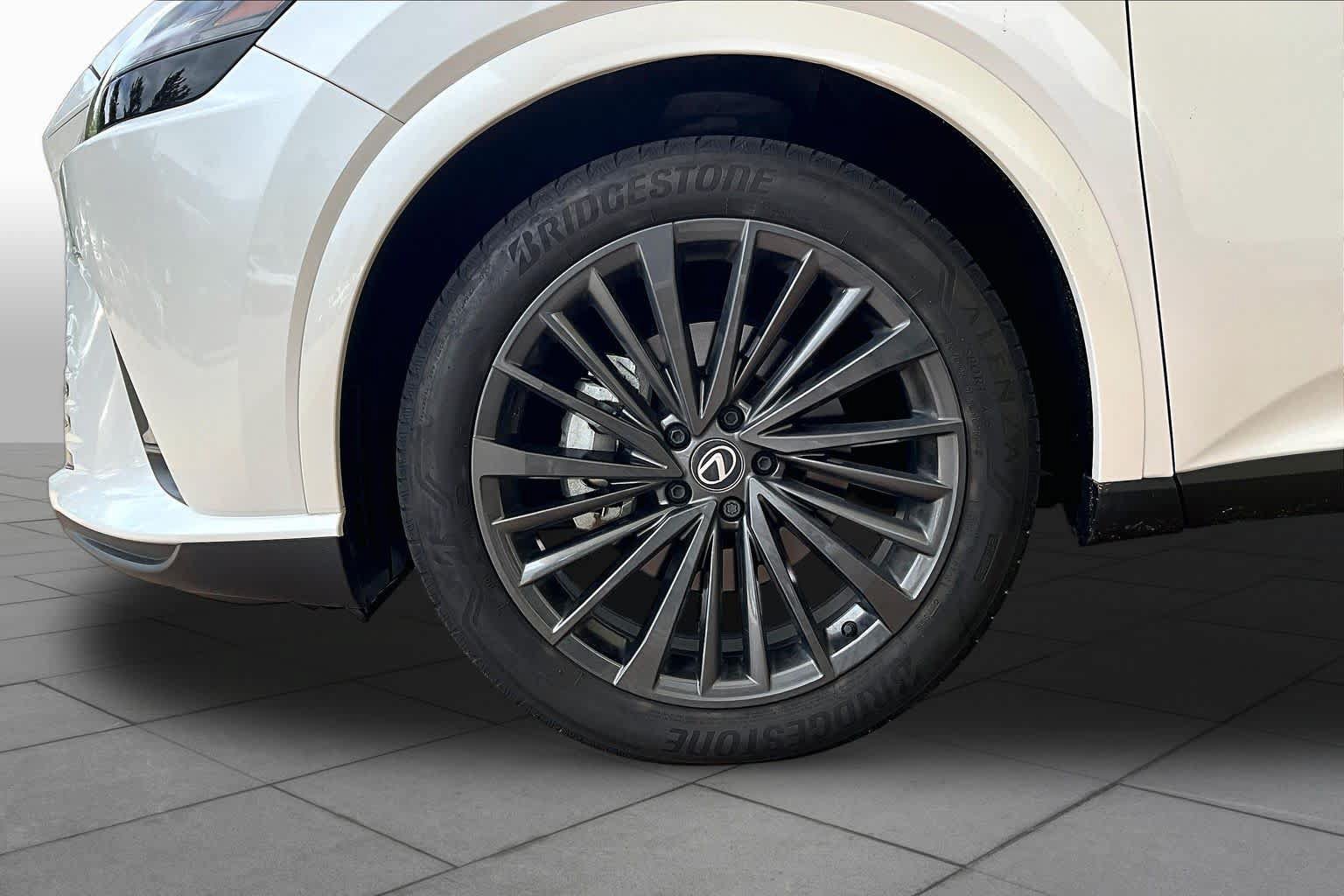 Used 2024 Lexus RX 350 Premium w/ Accessory Package (Z1) FWD image 9