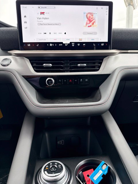 New 2026 Ford Explorer Active RWD image 38