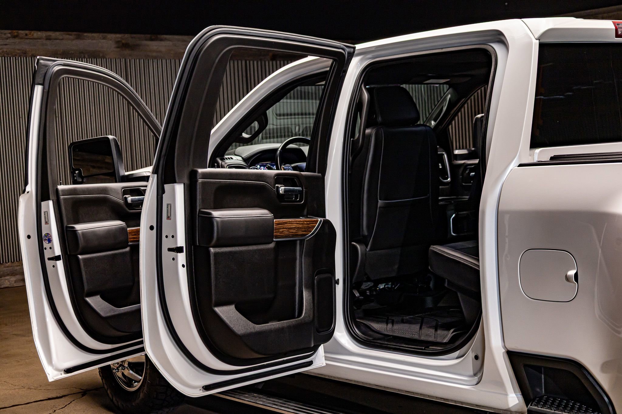 Used 2021 Chevrolet Silverado 3500 High Country image 25