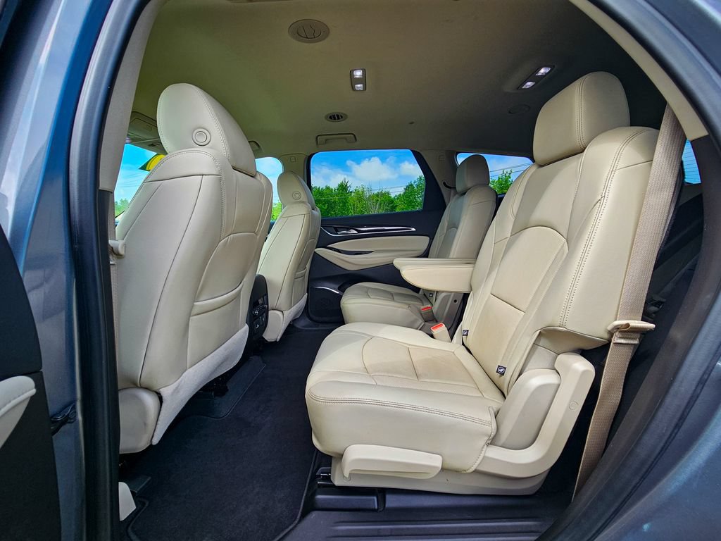 Used 2019 Buick Enclave Essence w/ LPO, Cargo Package AWD/4WD image 28