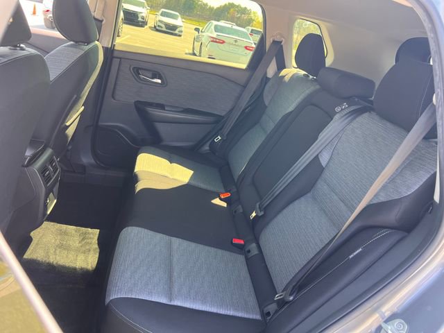Used 2023 Nissan Rogue SV FWD image 19