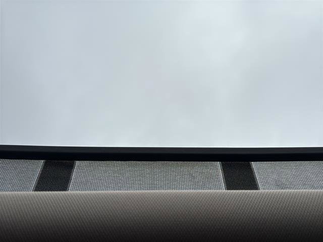 Used 2022 Buick Envision Avenir w/ Technology Package II image 27