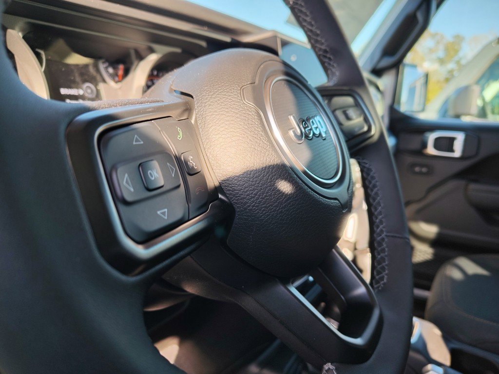New 2026 Jeep Gladiator Sport AWD/4WD image 18