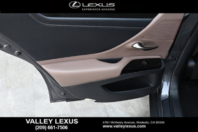 Used 2023 Lexus ES 300h w/ Premium Package FWD image 17