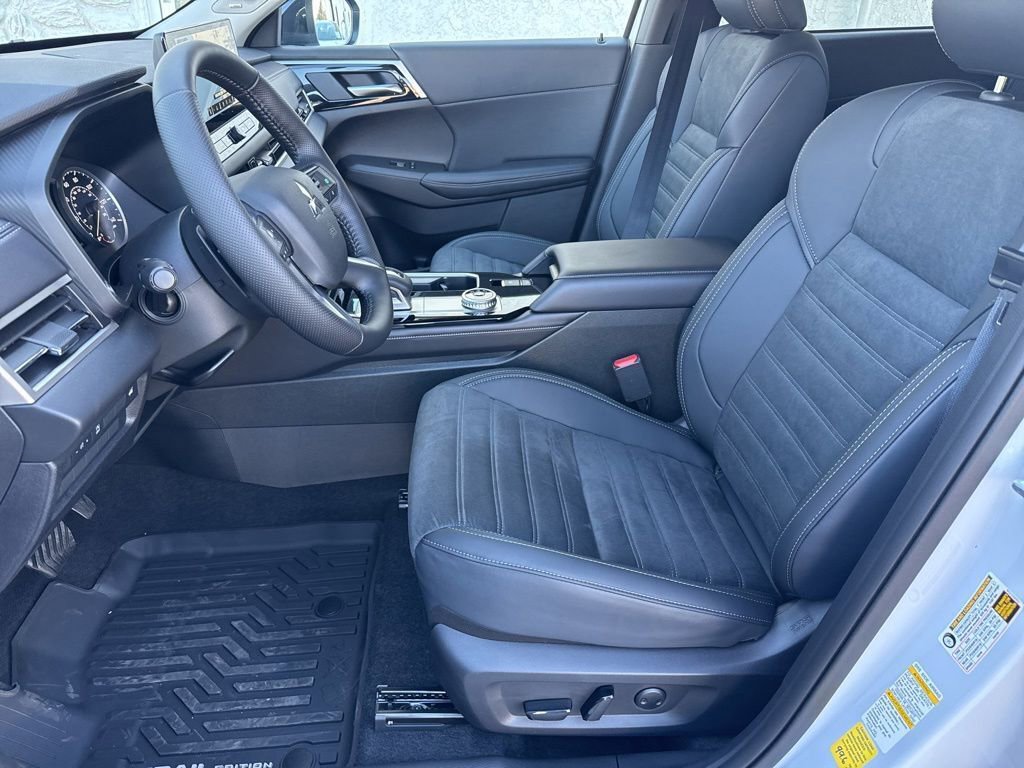 New 2026 Mitsubishi Outlander AWD image 19