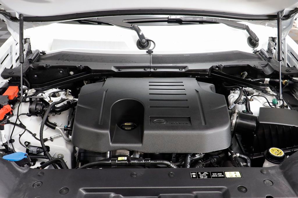 Used 2025 Land Rover Defender 110 S image 24