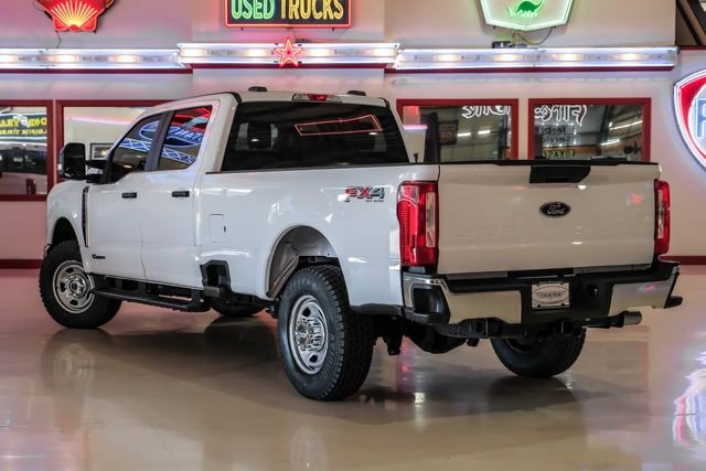 Used 2023 Ford F350 XL w/ FX4 Off-Road Package image 4