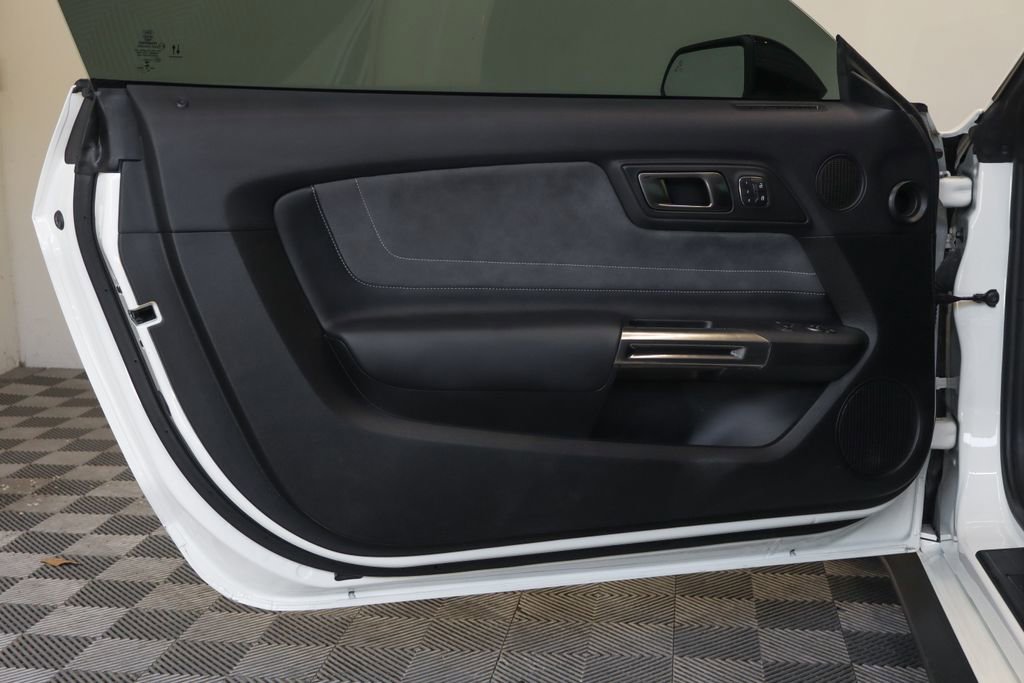 Used 2020 Ford Mustang Shelby GT350 w/ Technology Package RWD image 21