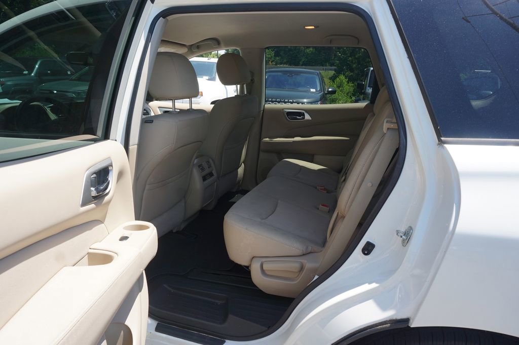 Used 2017 Nissan Pathfinder SV FWD image 11