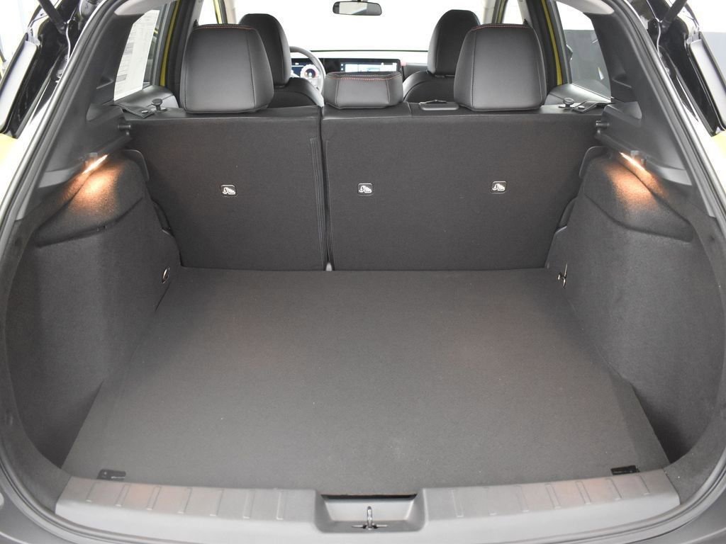 New 2025 Nissan Kicks SR image 34