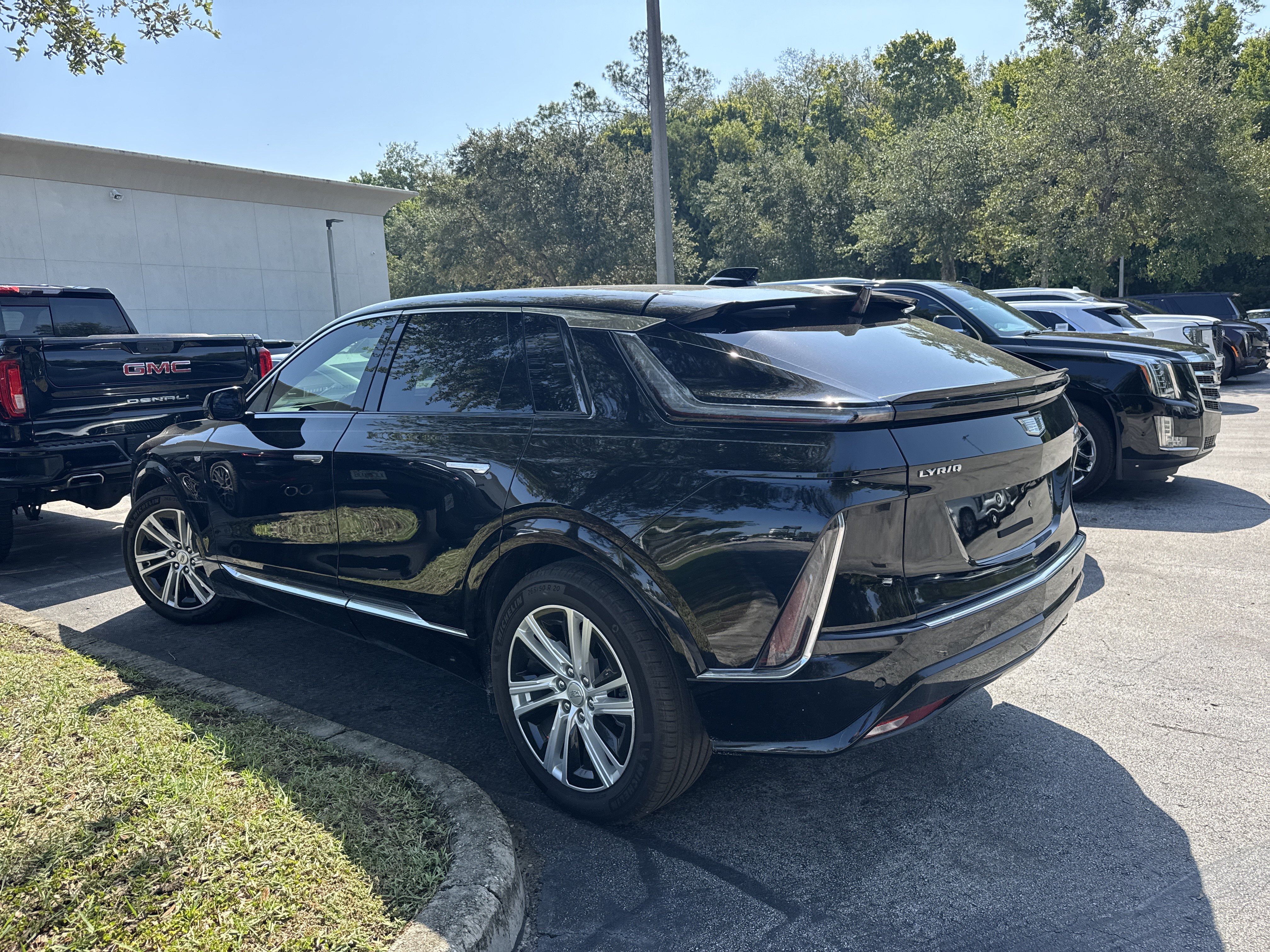 Used 2024 Cadillac Lyriq Tech RWD image 2
