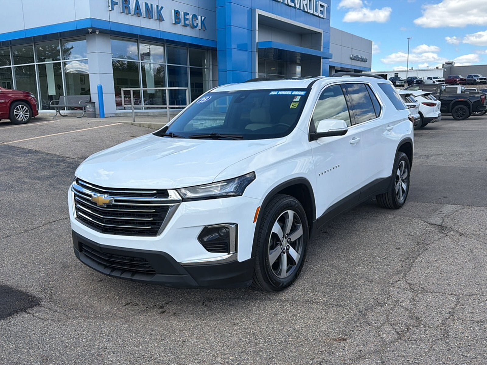 Used 2023 Chevrolet Traverse LT w/ LT Premium Package AWD/4WD image 1