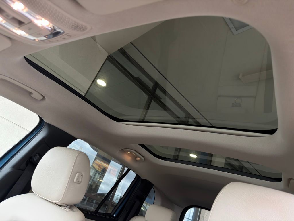 Used 2023 Mercedes-Benz GLB 250 4MATIC image 11