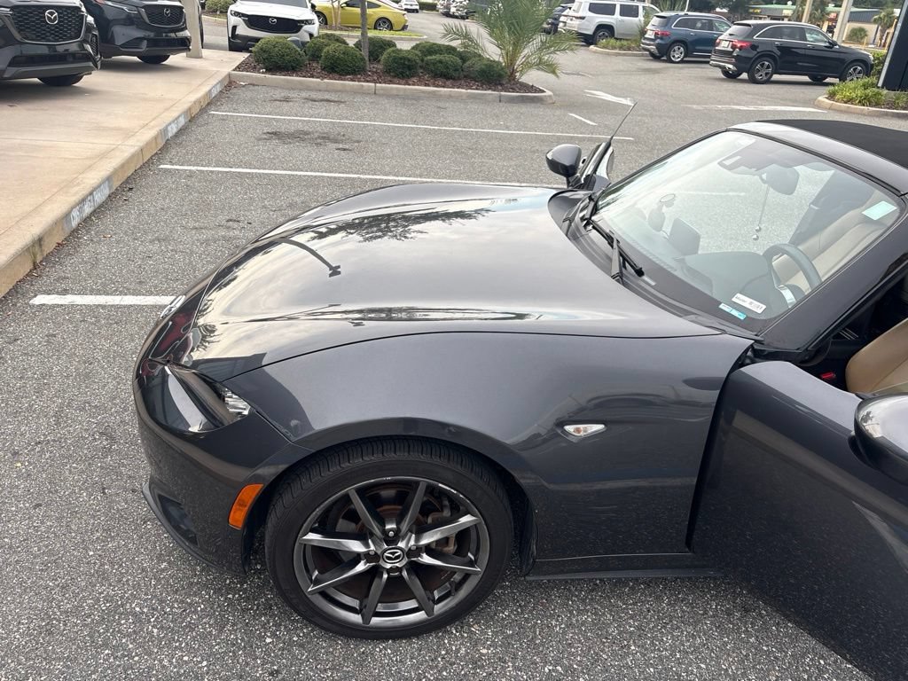 Used 2017 MAZDA MX-5 Miata Grand Touring RWD image 2