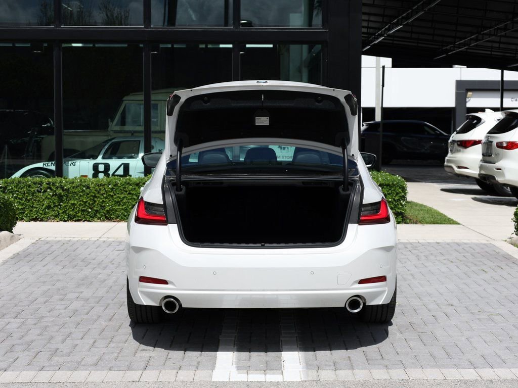 Used 2024 BMW 330i Sedan w/ Premium Package image 7