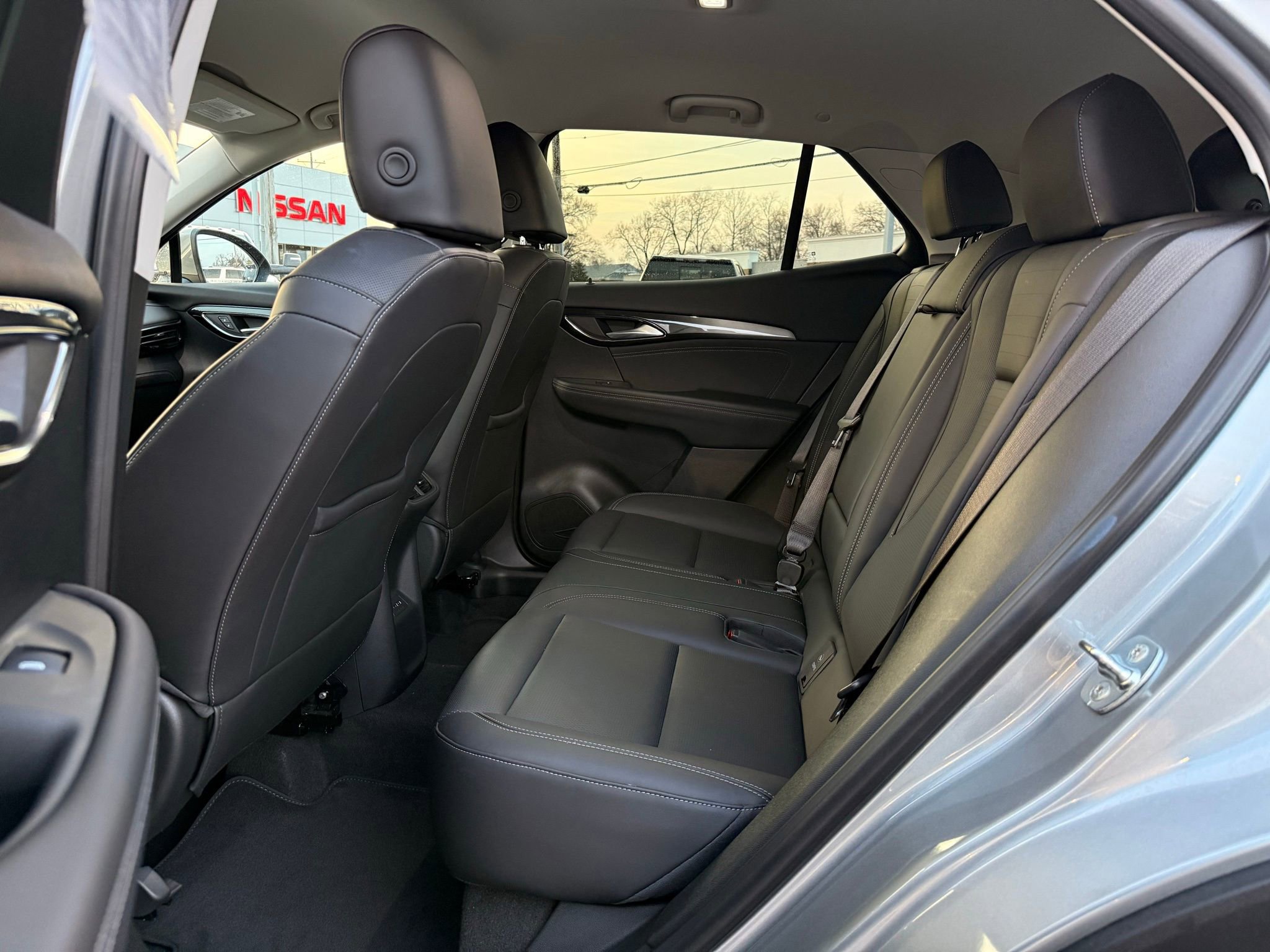 Used 2025 Buick Envision Preferred image 32