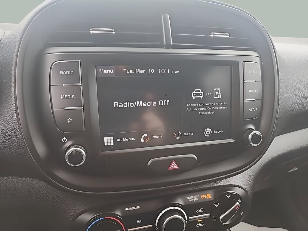 Used 2023 Kia Soul LX w/ LX Technology Package FWD image 11
