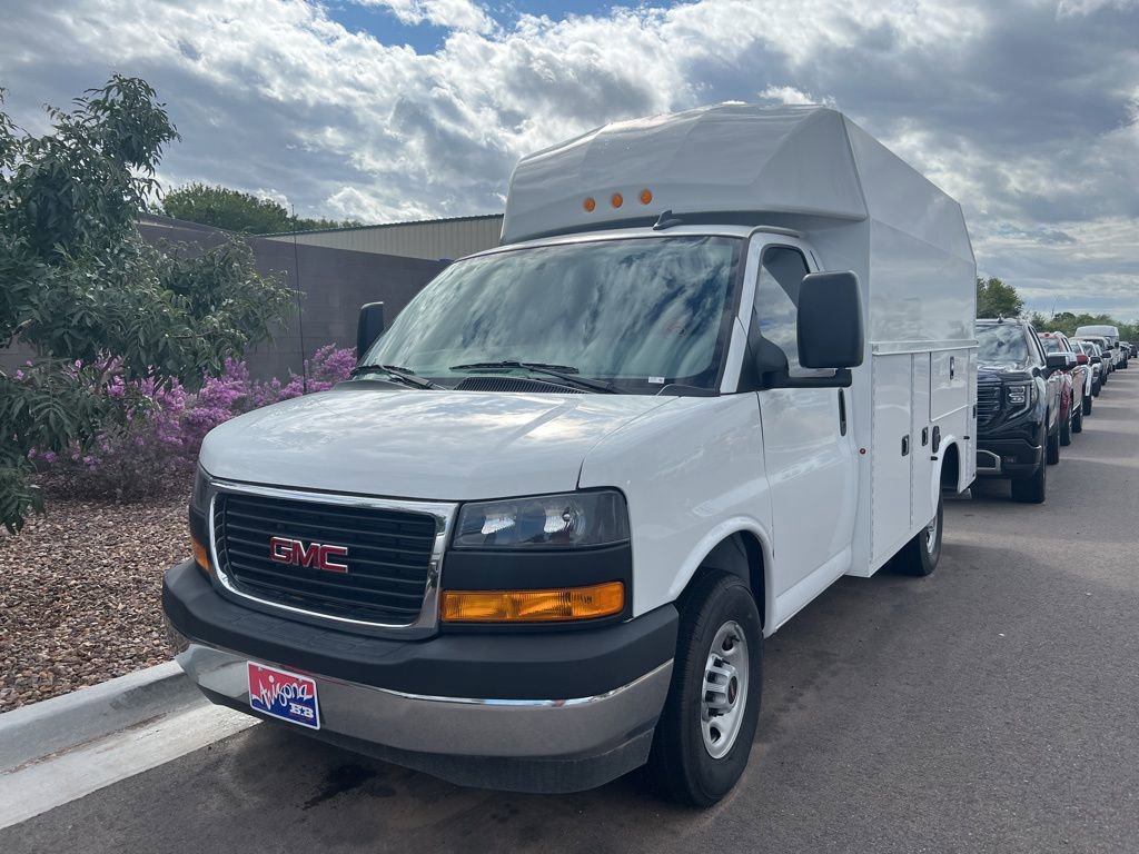 New 2025 GMC Savana 3500 w/ Power Convenience Package