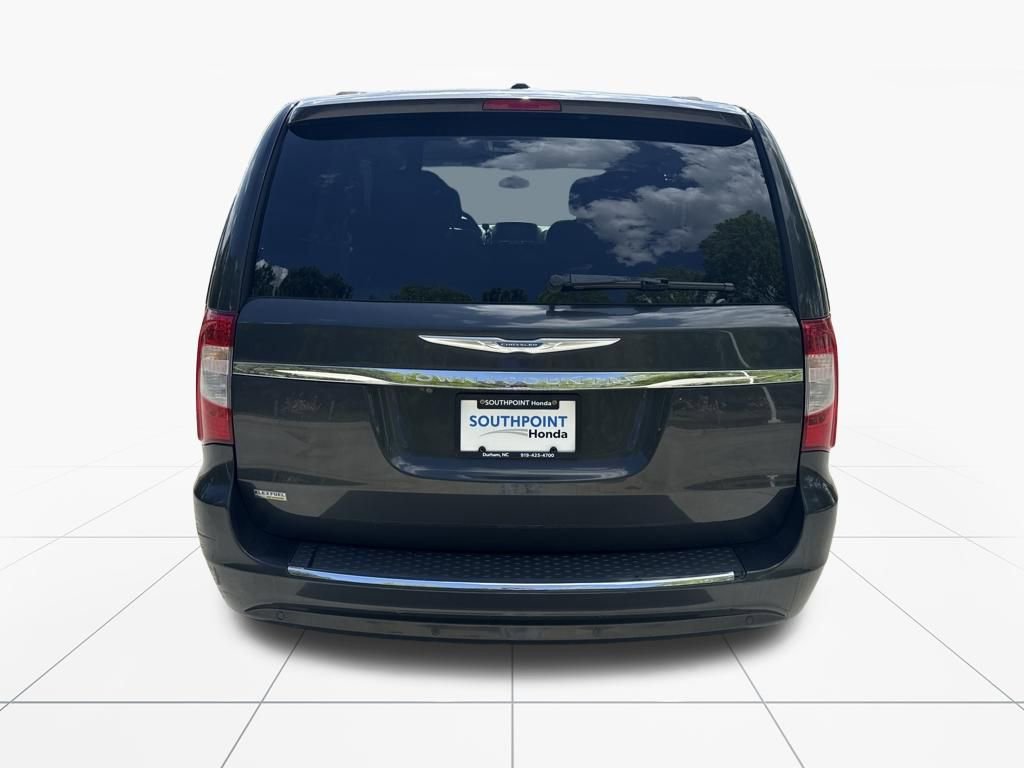 Used 2012 Chrysler Town & Country Touring image 11