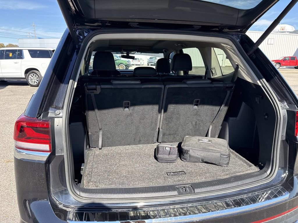 Used 2023 Volkswagen Atlas SE w/ Panoramic Sunroof Package image 11