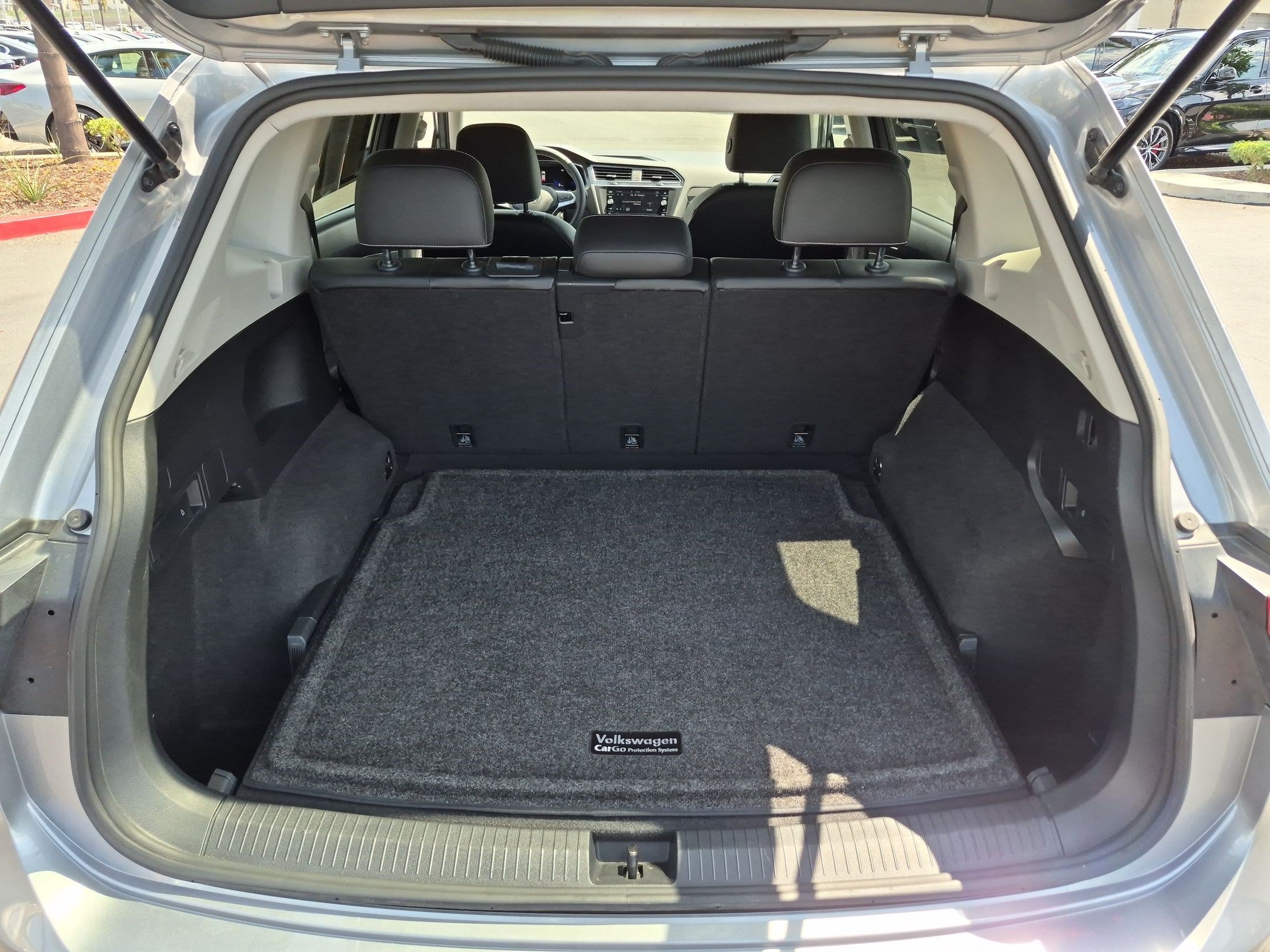 Used 2022 Volkswagen Tiguan SE AWD/4WD image 30