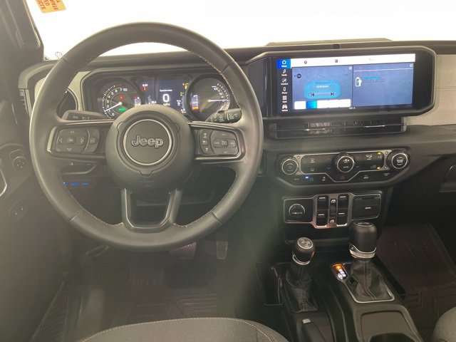 Used 2024 Jeep Wrangler Unlimited image 7