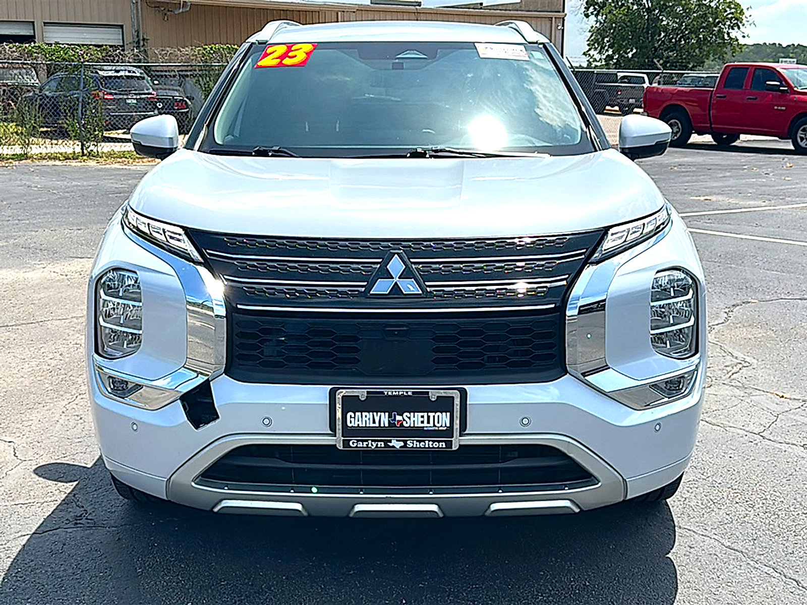 Used 2023 Mitsubishi Outlander SEL FWD image 11