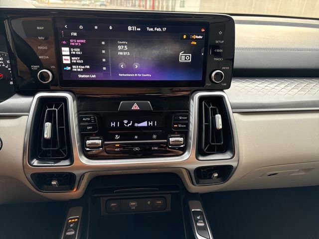 Used 2023 Kia Sorento S w/ Panoramic Sunroof Package image 12