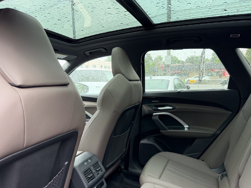 Used 2025 Audi Q5 Premium Plus w/ Premium Plus AWD/4WD image 29