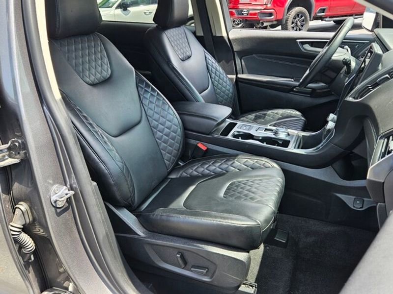 Used 2024 Ford Edge Titanium image 20