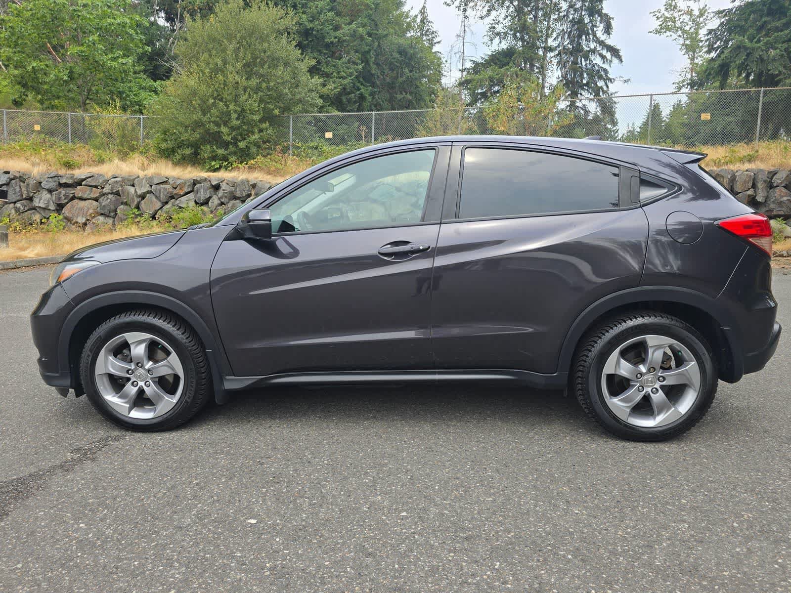 Used 2017 Honda HR-V EX image 3