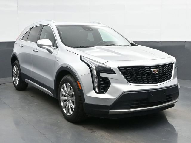 Used 2022 Cadillac XT4 Premium Luxury w/ Safety Alert Package image 2