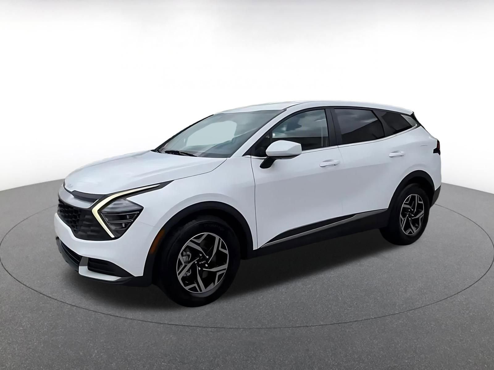 Used 2025 Kia Sportage LX FWD image 7