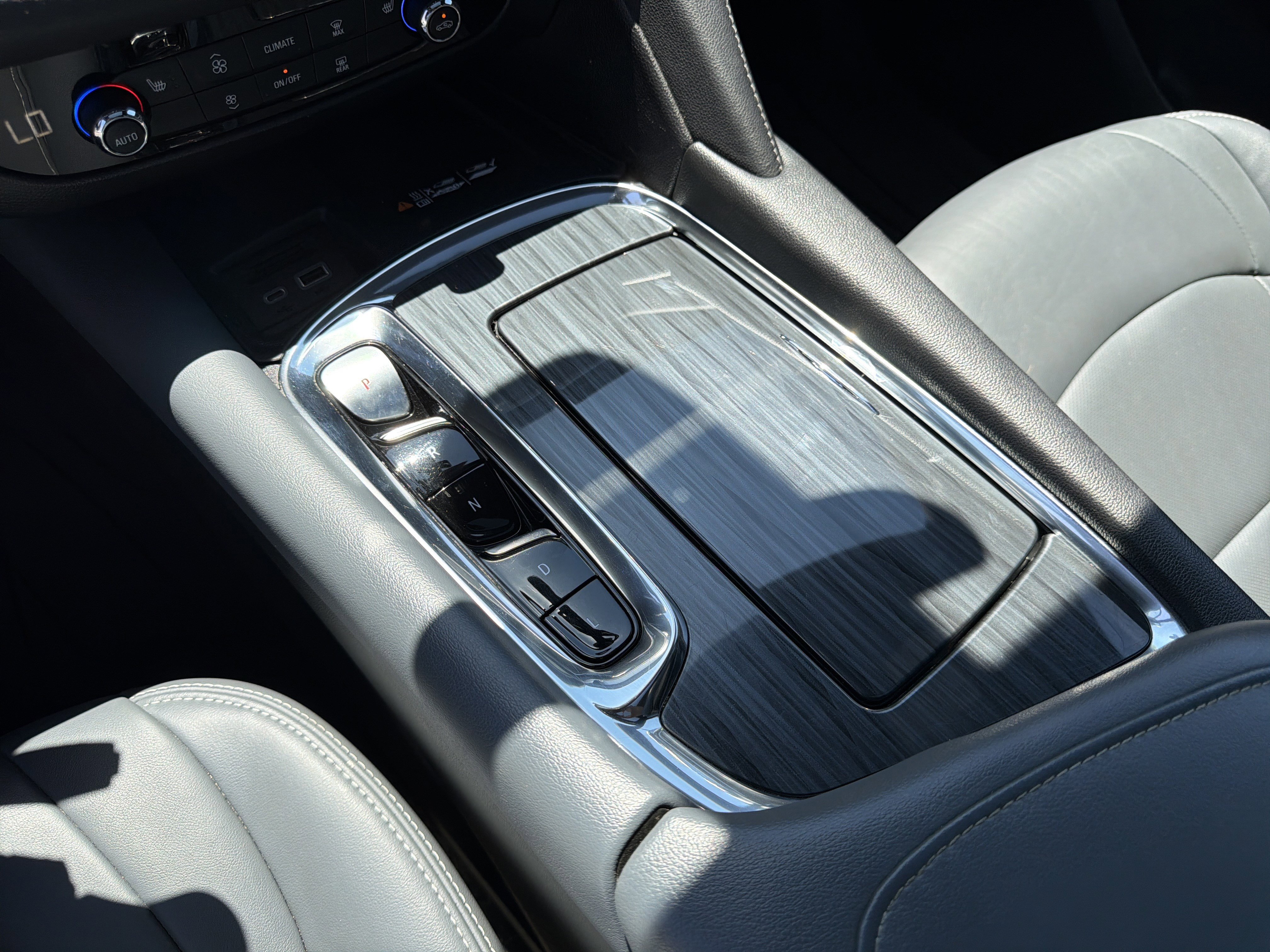 Used 2023 Buick Enclave Essence w/ Experience Buick Package AWD/4WD image 29