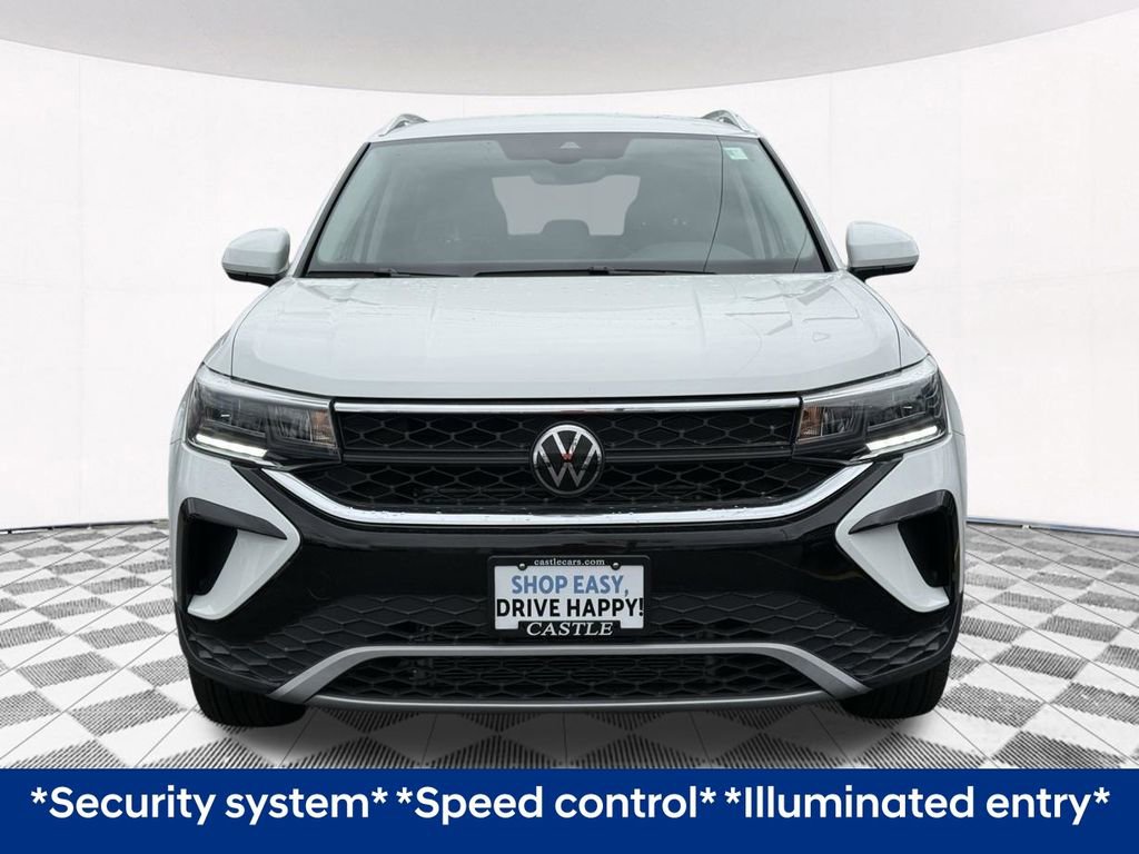 Certified 2023 Volkswagen Taos SE image 9