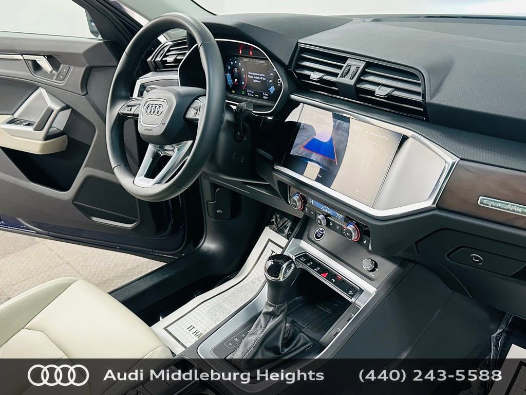 Certified 2025 Audi Q3 2.0T Premium w/ Convenience Package image 10