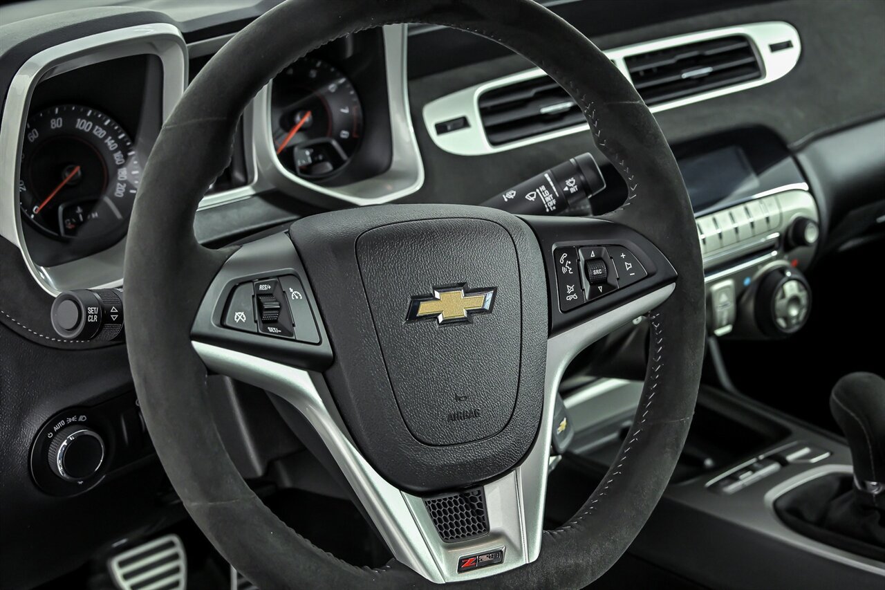 Used 2015 Chevrolet Camaro Z/28 RWD image 18