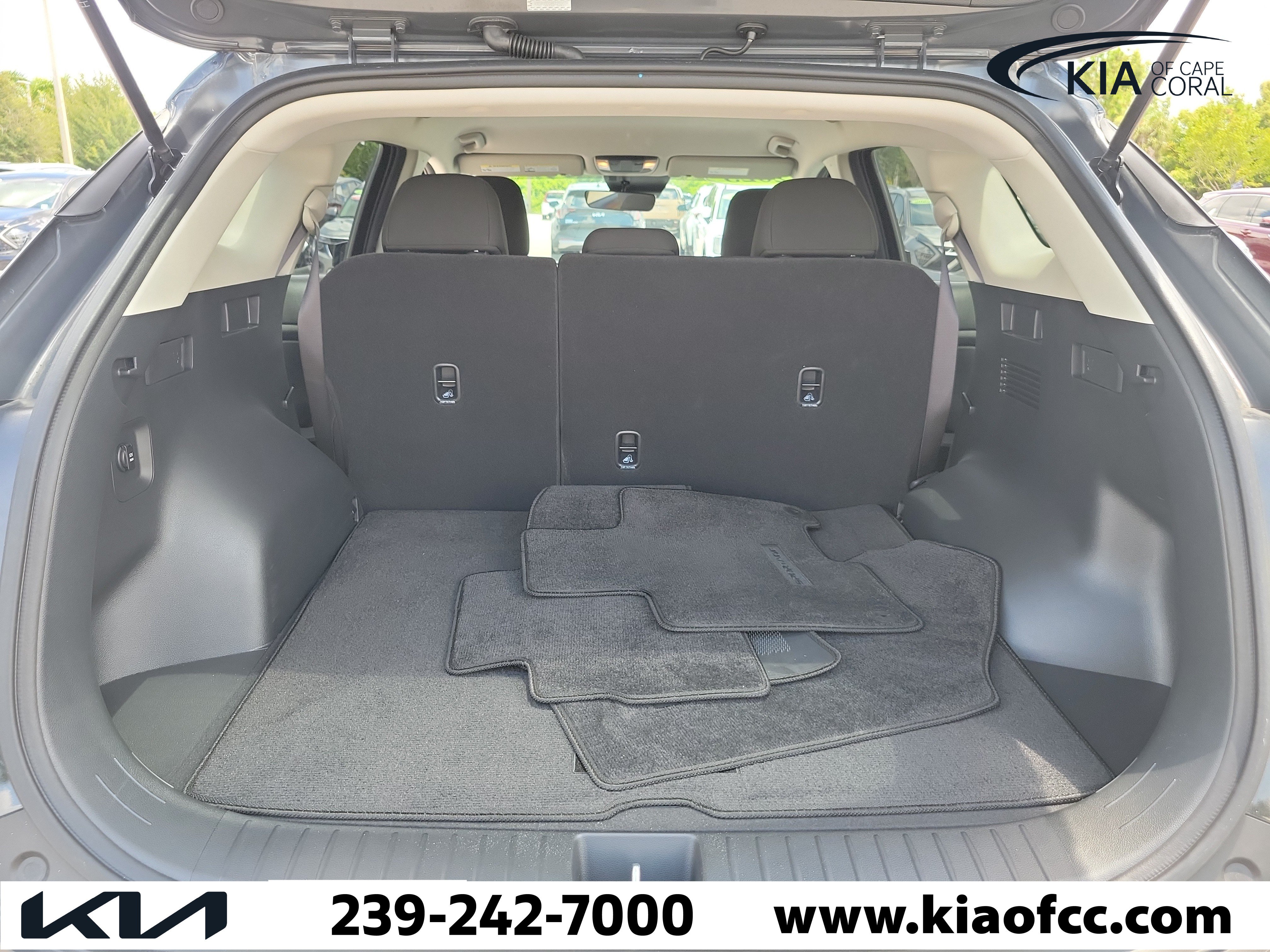 Certified 2025 Kia Sportage LX FWD image 11