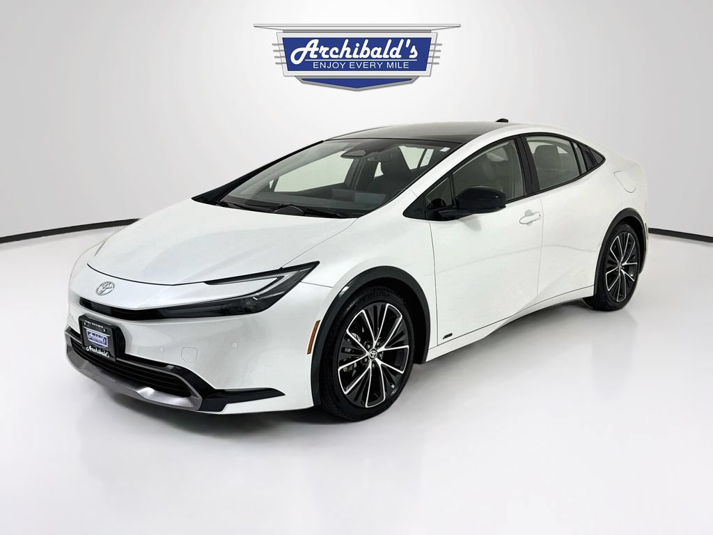 Used 2024 Toyota Prius XLE AWD/4WD image 3