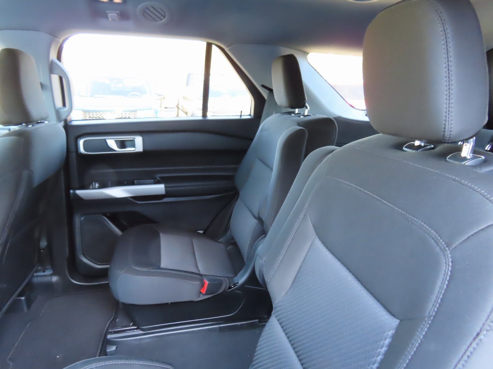 Used 2024 Ford Explorer XLT image 29