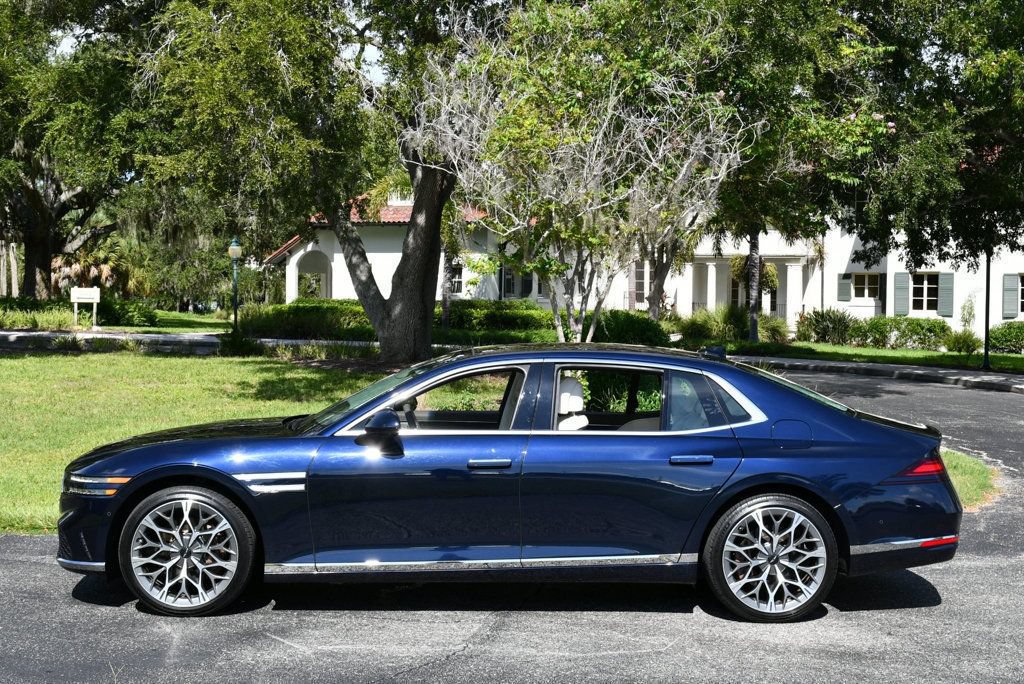 Used 2023 Genesis G90 3.5T AWD/4WD image 23