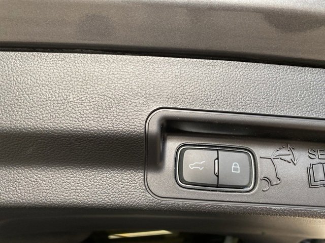 Used 2022 Ford Explorer XLT image 10