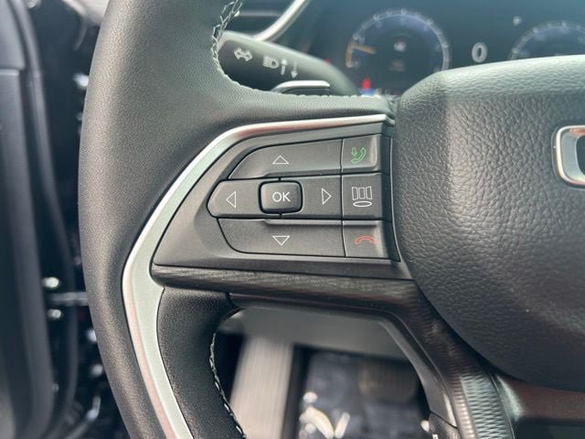 New 2026 Jeep Grand Cherokee Laredo X AWD/4WD image 11