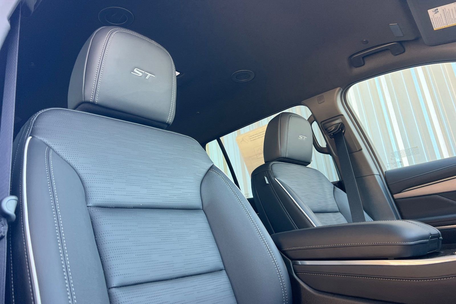 New 2026 Buick Enclave Sport Touring w/ Power Package image 17