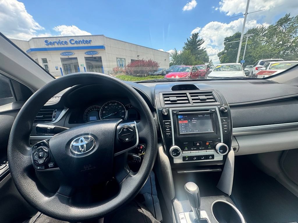 Used 2012 Toyota Camry LE FWD image 10