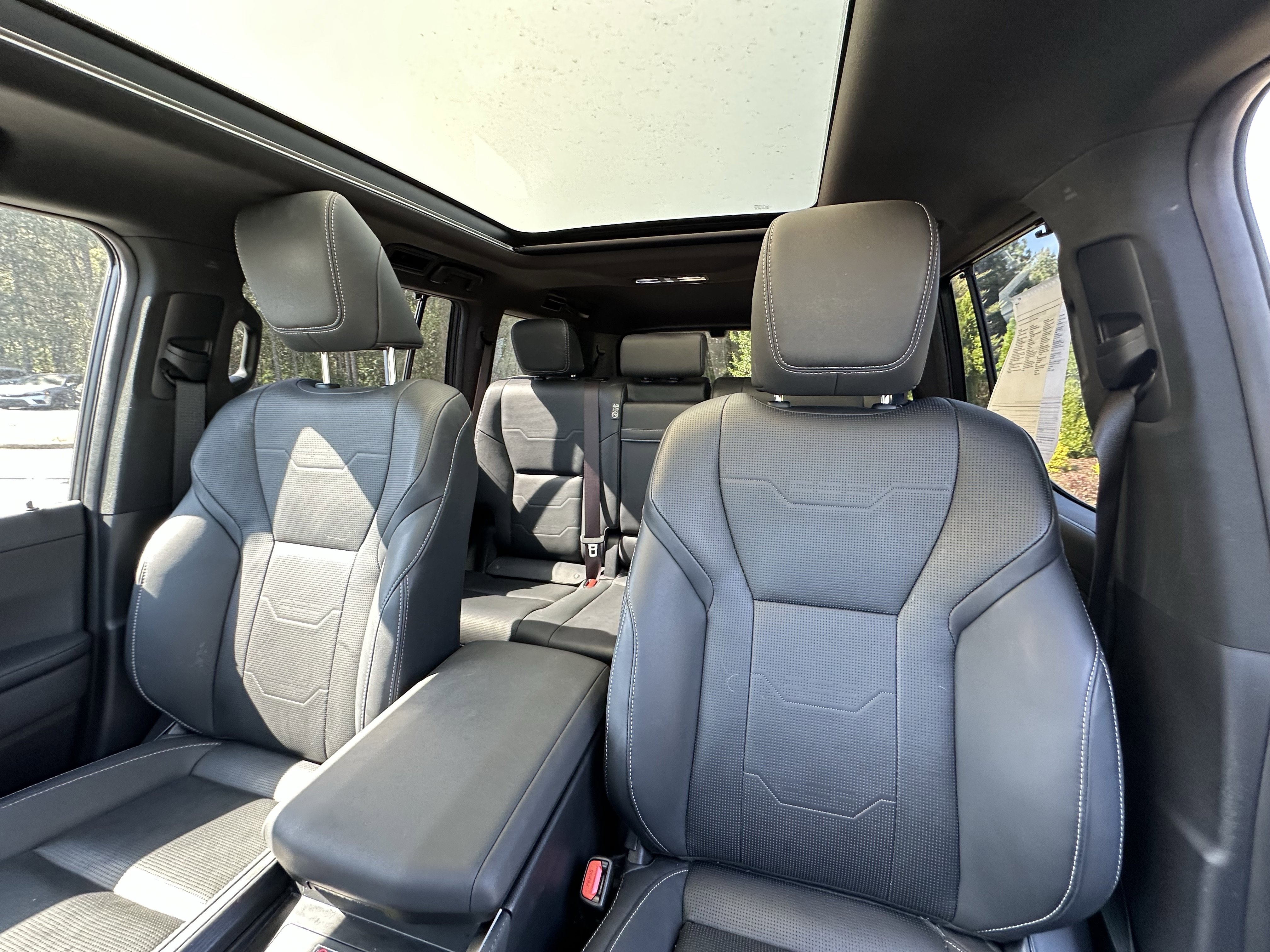 Used 2024 Lexus GX 550 w/ Accessory Package (2T) image 7