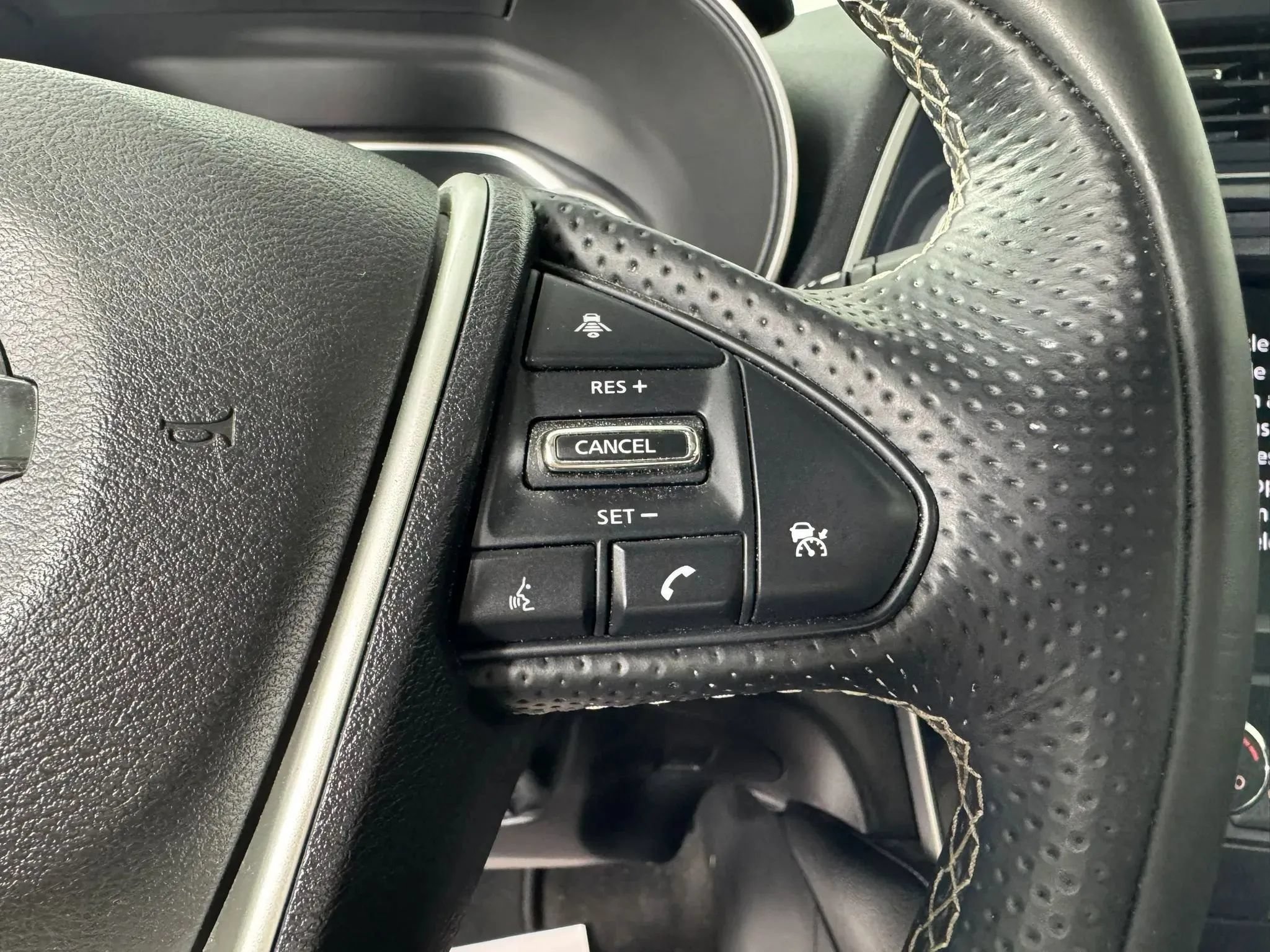 Used 2022 Nissan Maxima Platinum w/ Sport Mat Group FWD image 16
