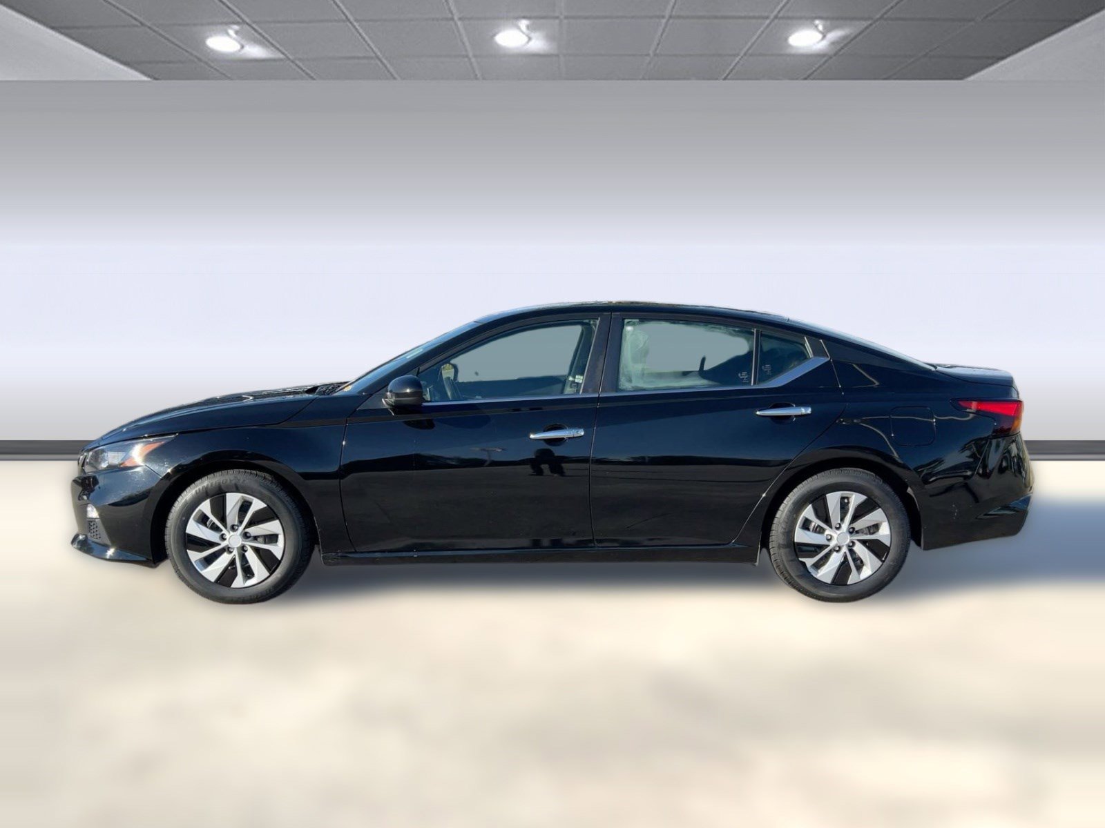 Used 2022 Nissan Altima 2.5 S image 2