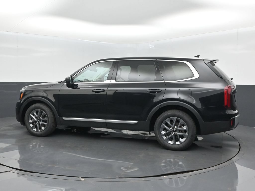 Used 2024 Kia Telluride LX FWD image 4