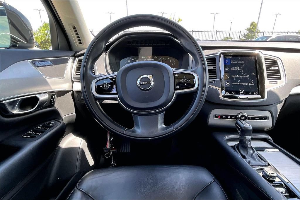 Used 2021 Volvo XC90 T5 Momentum w/ Climate Package FWD image 5